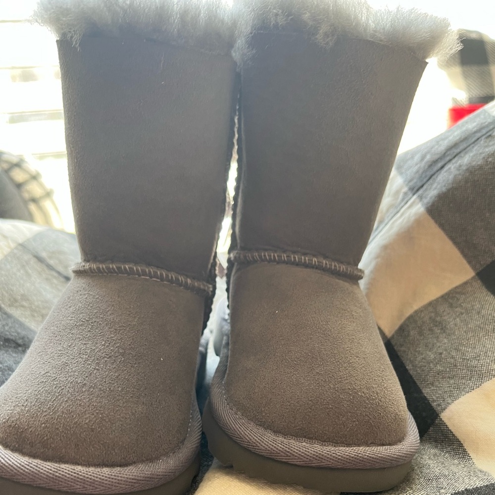 Bailey Bow II Boot - Picture 2 of 5